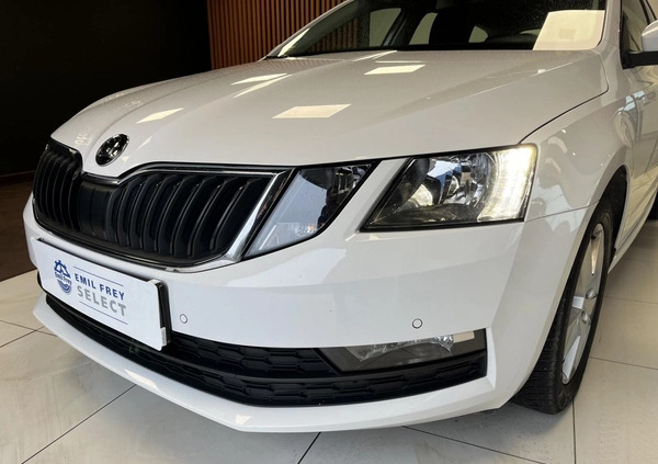 Skoda Octavia cena 54900 przebieg: 109819, rok produkcji 2018 z Szczawno-Zdrój małe 254